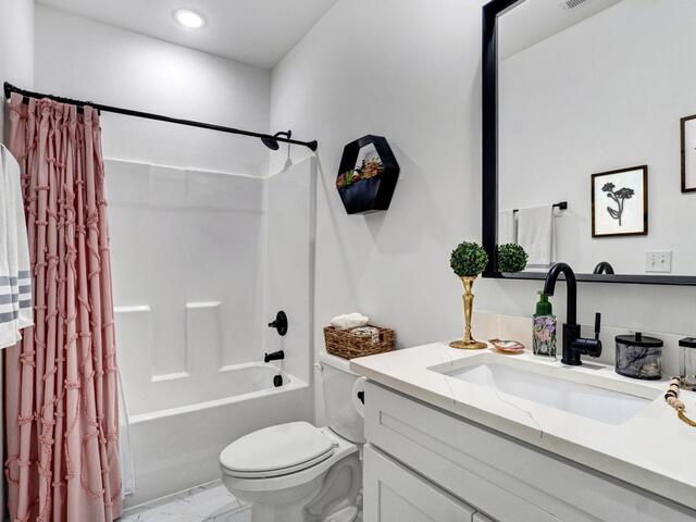 Photo of 165 Lake Bowen Drive