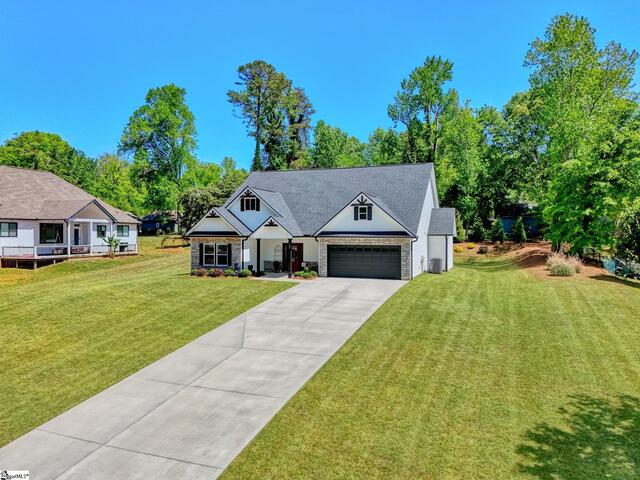 Photo of 165 Lake Bowen Drive