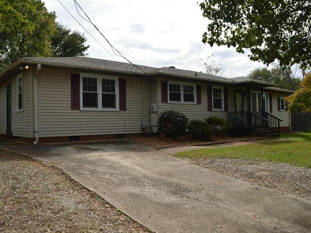 Photo of 1006 Hampton Road