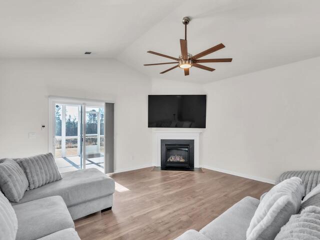 Photo of 1088 Longstone Way