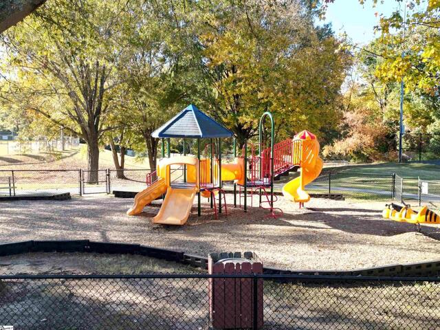 Photo of 14 KITTERY Drive