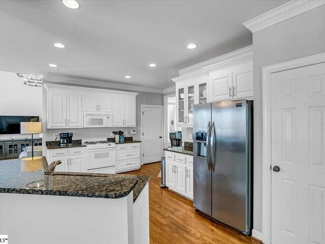 Photo of 4 Hoptree Drive