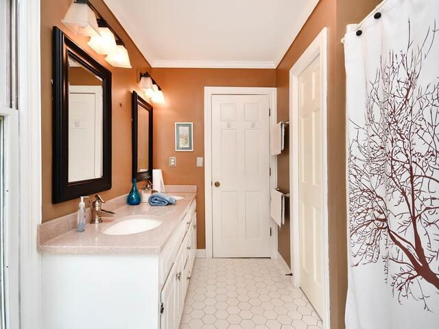 Photo of 72 Marshall Bridge Drive