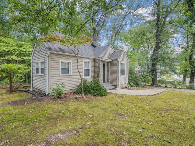 Photo of 301 Brookwood Drive
