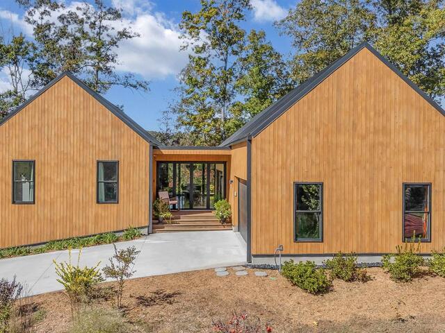 Photo of 562 Club Drive