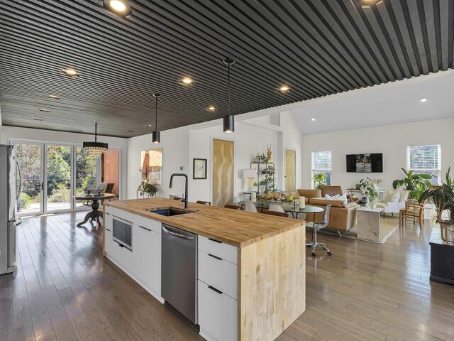 Photo of 562 Club Drive