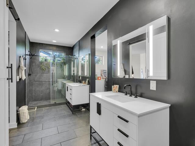 Photo of 562 Club Drive