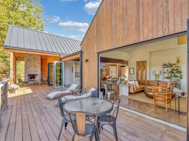 Photo of 562 Club Drive