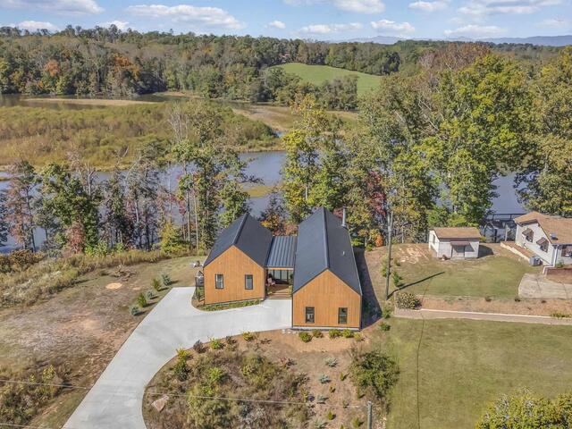 Photo of 562 Club Drive