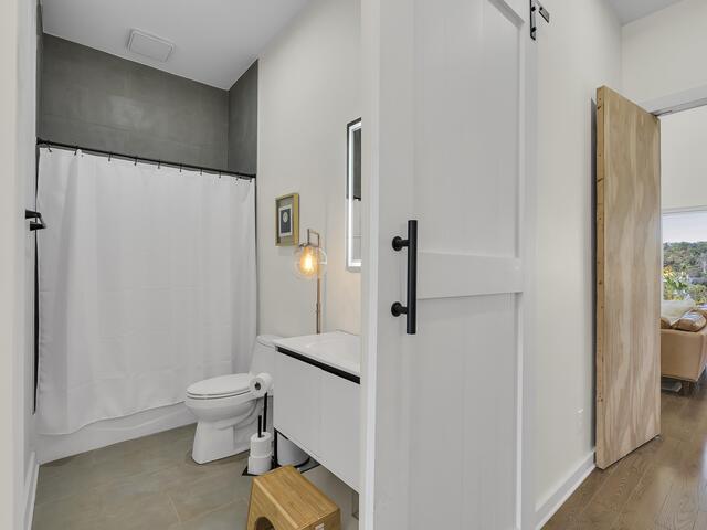 Photo of 562 Club Drive