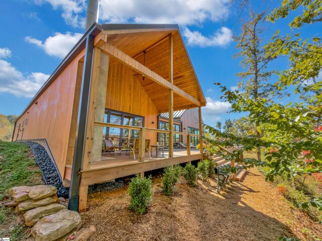 Photo of 562 Club Drive