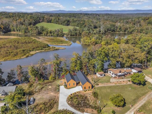 Photo of 562 Club Drive