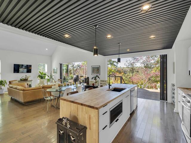 Photo of 562 Club Drive