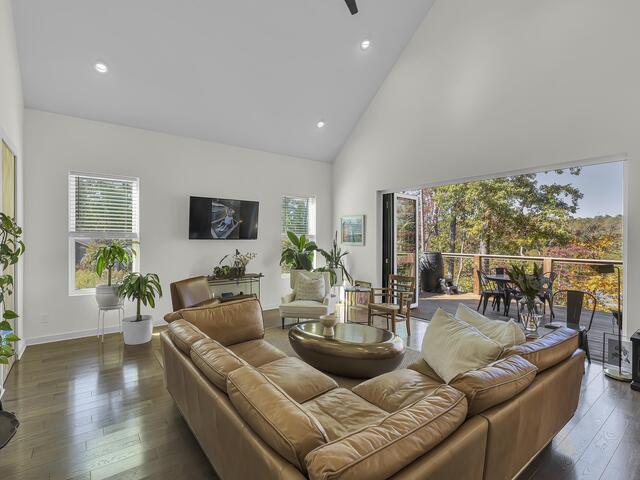 Photo of 562 Club Drive