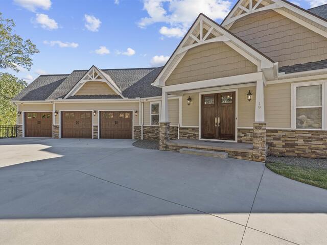 Photo of 19 Tropicana Court