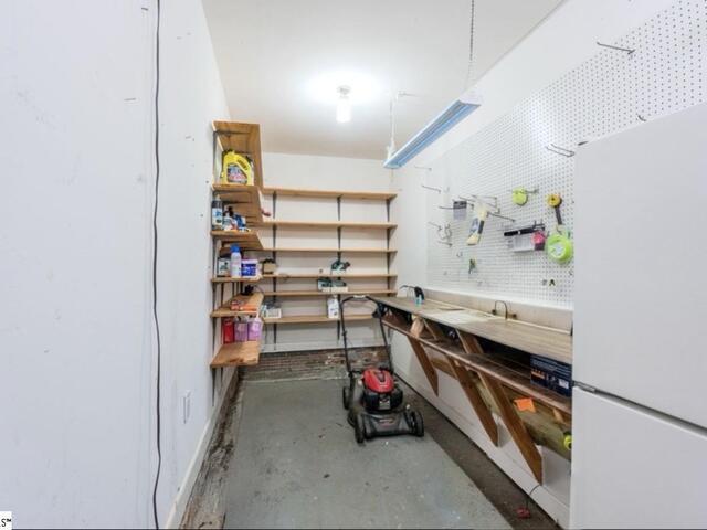 Photo of 317 E Killarney Lake