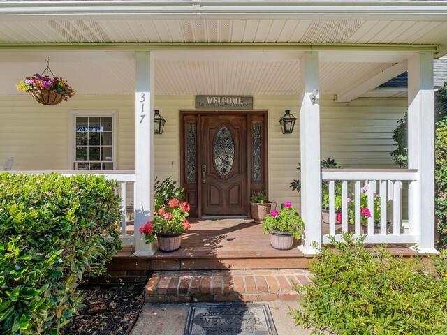 Photo of 317 E Killarney Lake