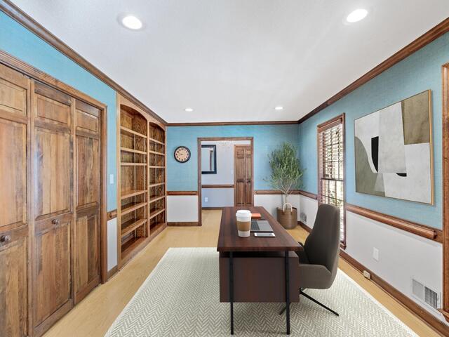 Photo of 317 E Killarney Lake