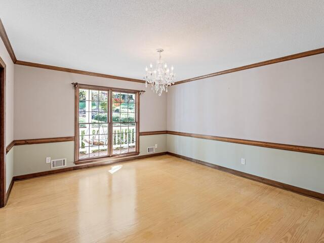 Photo of 317 E Killarney Lake