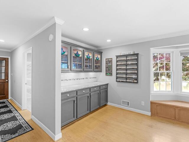 Photo of 317 E Killarney Lake