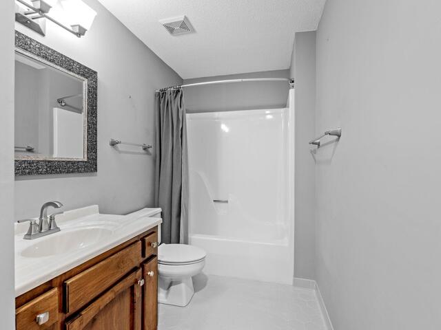 Photo of 317 E Killarney Lake