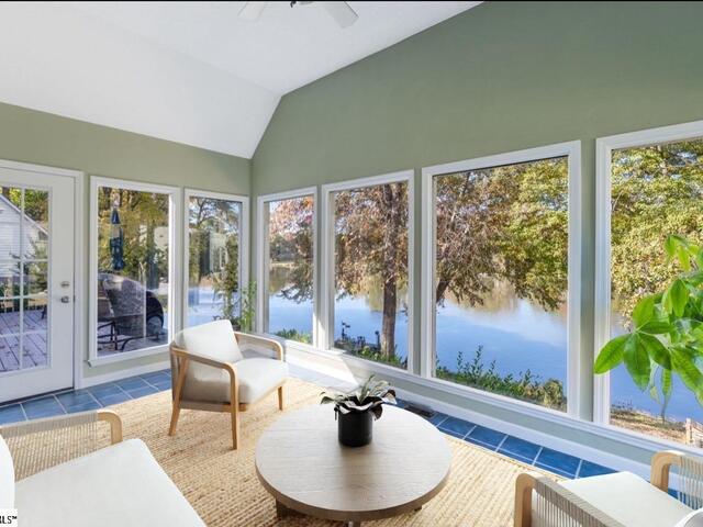 Photo of 317 E Killarney Lake