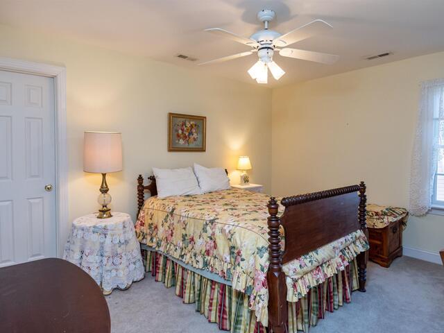 Photo of 102 E Peninsula Drive