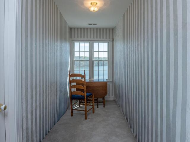 Photo of 102 E Peninsula Drive