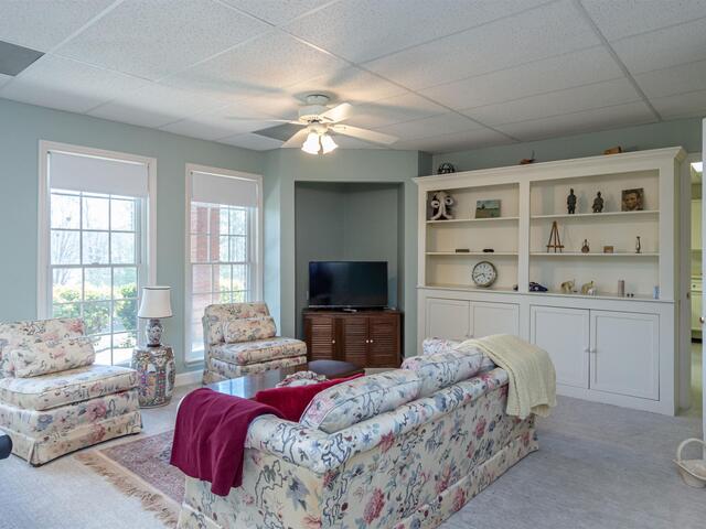 Photo of 102 E Peninsula Drive