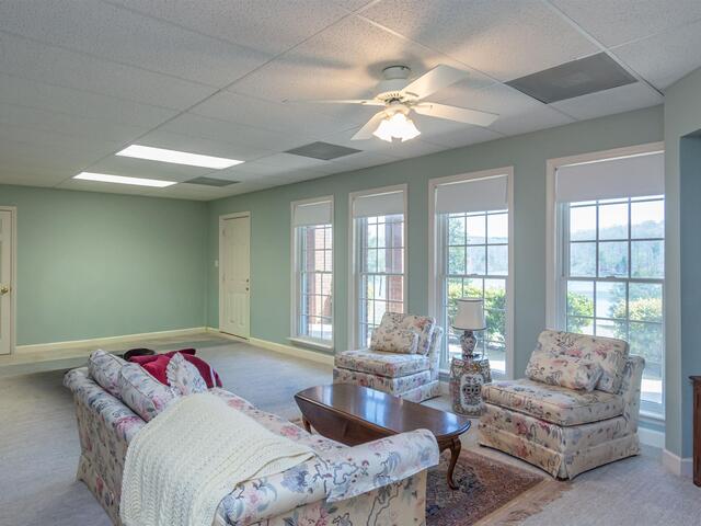 Photo of 102 E Peninsula Drive