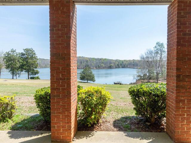 Photo of 102 E Peninsula Drive