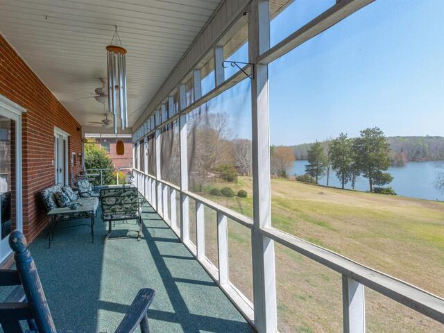 Photo of 102 E Peninsula Drive