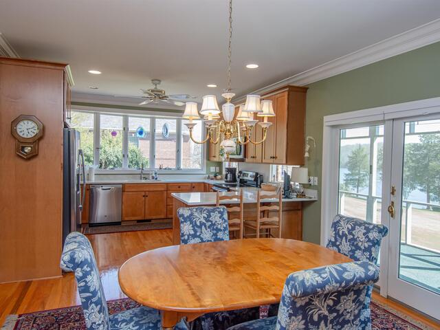 Photo of 102 E Peninsula Drive