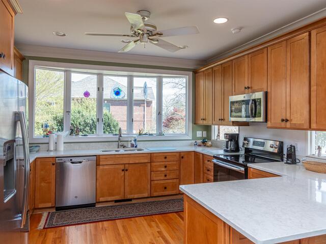 Photo of 102 E Peninsula Drive