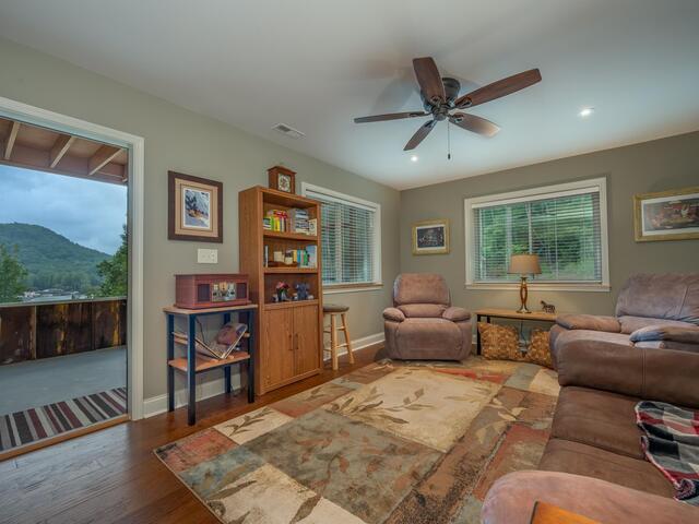 Photo of 1655 W Lake Shore Drive