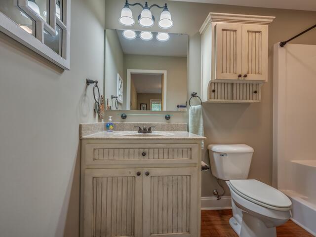 Photo of 1655 W Lake Shore Drive