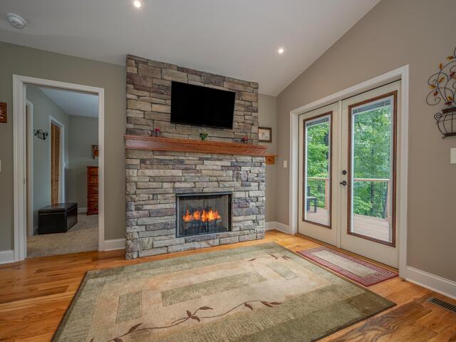 Photo of 1655 W Lake Shore Drive