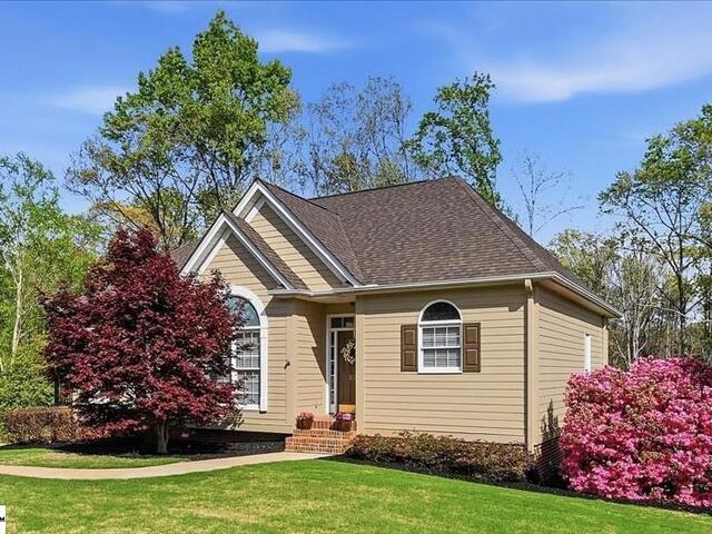 Photo of 228 Goldenstar Lane
