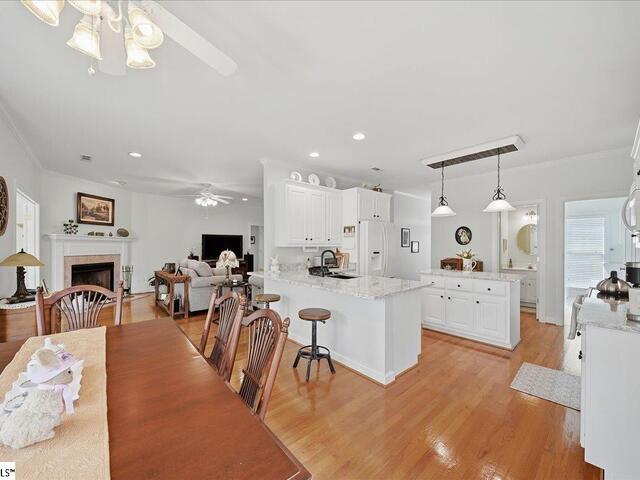 Photo of 228 Goldenstar Lane