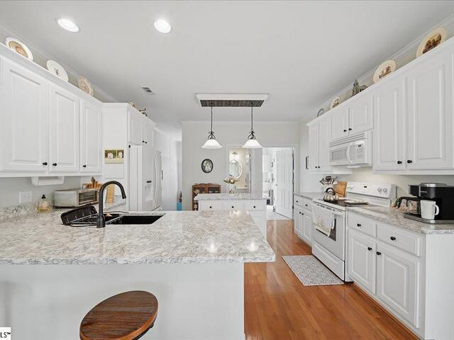 Photo of 228 Goldenstar Lane