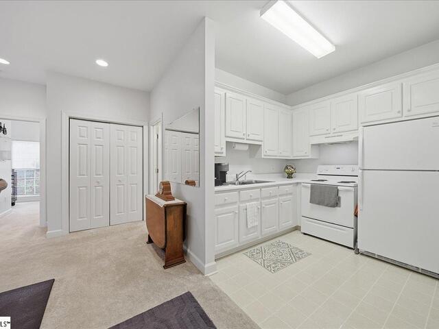 Photo of 228 Goldenstar Lane