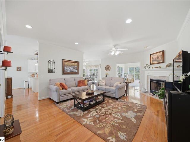 Photo of 228 Goldenstar Lane