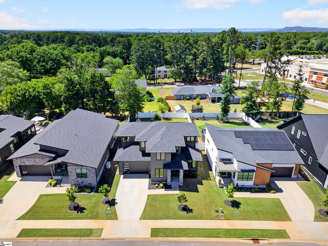 Photo of 20 Village Crest Drive