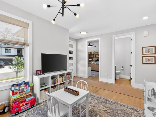 Photo of 20 Village Crest Drive