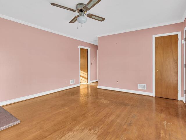 Photo of 8819 White Horse Road