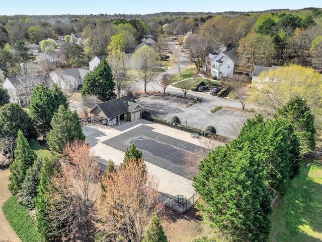 Photo of 325 Stillwater Court