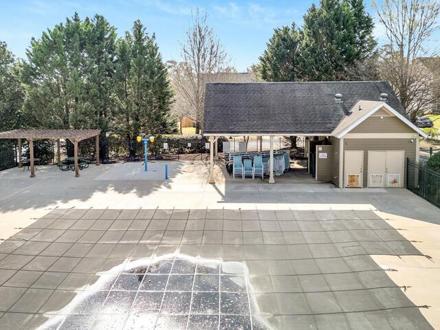 Photo of 325 Stillwater Court