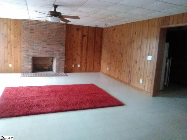 Photo of 1244 E Butler