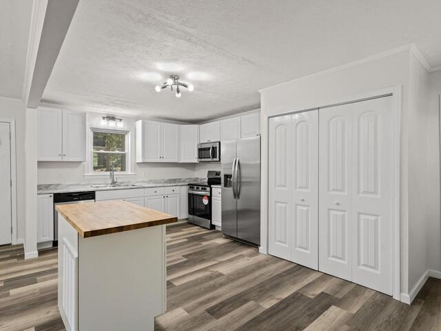 Photo of 210 Pinonwood Drive