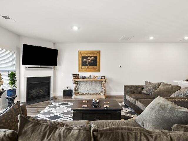 Photo of 24 Bromes Way